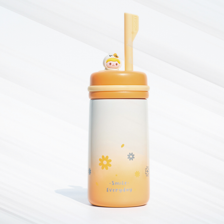 The Leakproof Straw Flask with a Touch of Spring