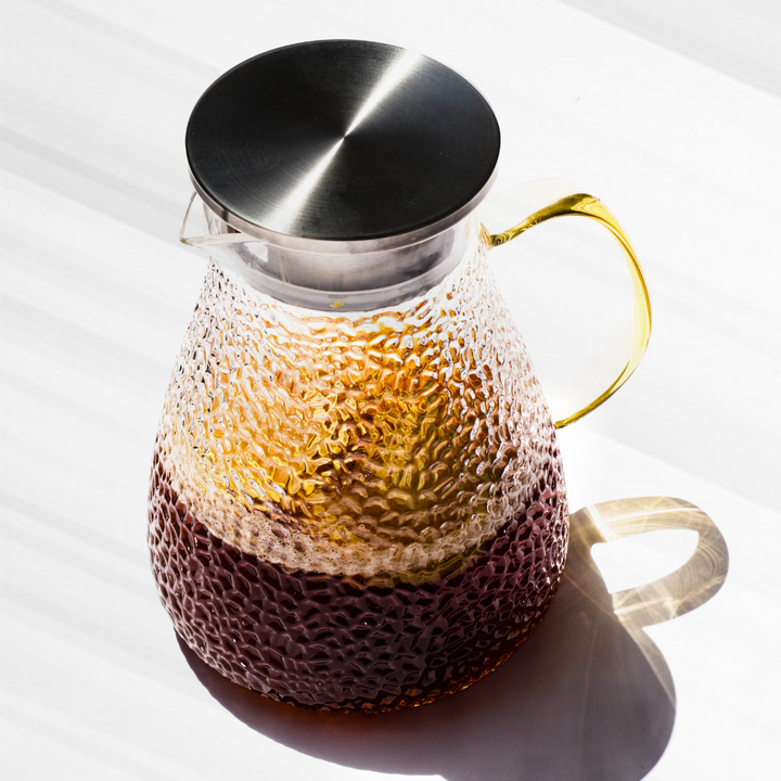 The Textured Glass Pitcher That Makes a Splash (1600ml)